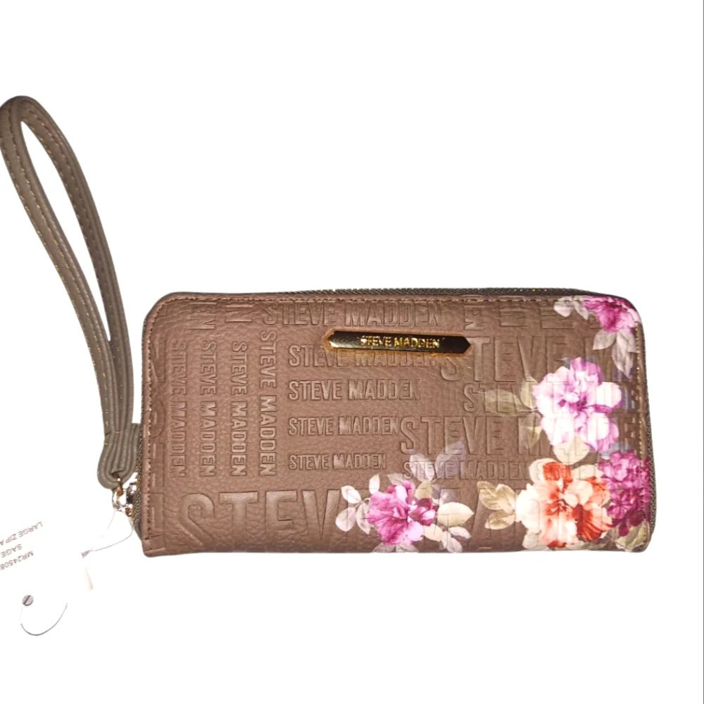 NWT Steve Madden Large Floral Sage Zip Around Wallet Wristlet